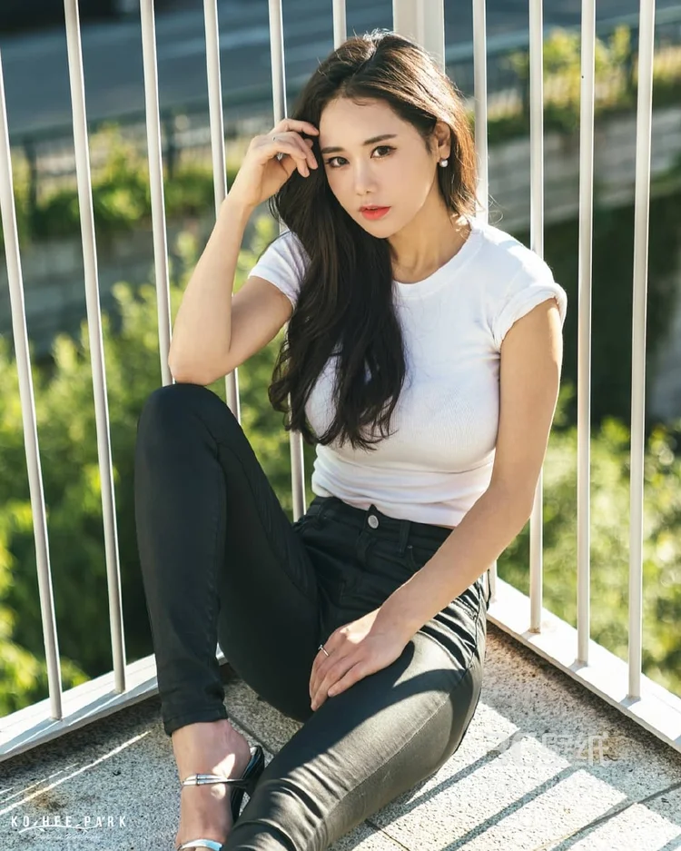超级巨乳性感美女CANDY写真，精选已经脱离地球的引力 第3张 - 性感美女写真