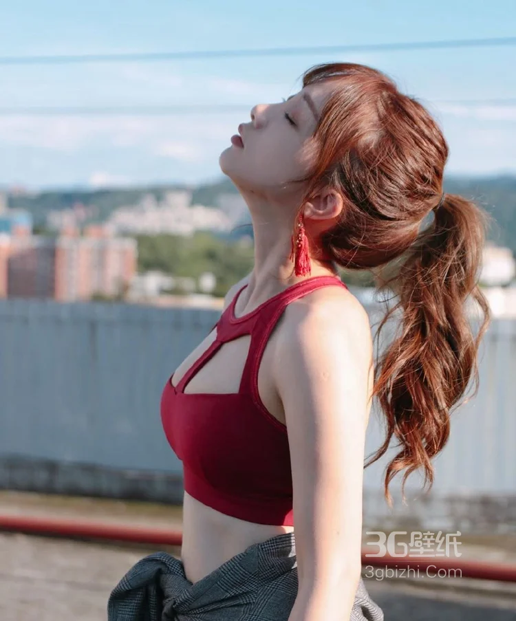 运动风美女，身材好不是没有原因的，哎呀，起来走走 - 云姿画报