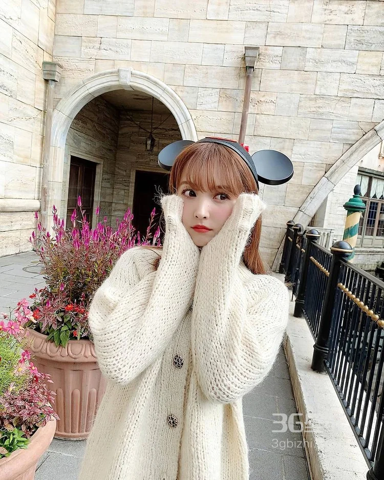 三上悠亚白色紧身包臀连衣裙性感可爱私房写真图片 第3张 - 性感美女写真