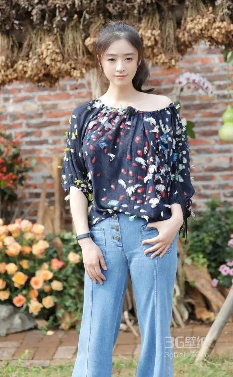 前前后后都有爱心，精选性感美胸美女赵小米黑衣短裤写真图片 第2张 - 性感美女写真