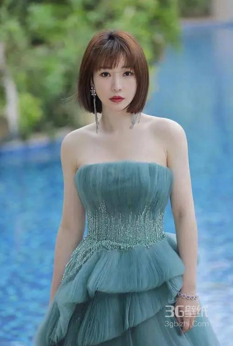 前前后后都有爱心，精选性感美胸美女赵小米黑衣短裤写真图片 第4张 - 性感美女写真